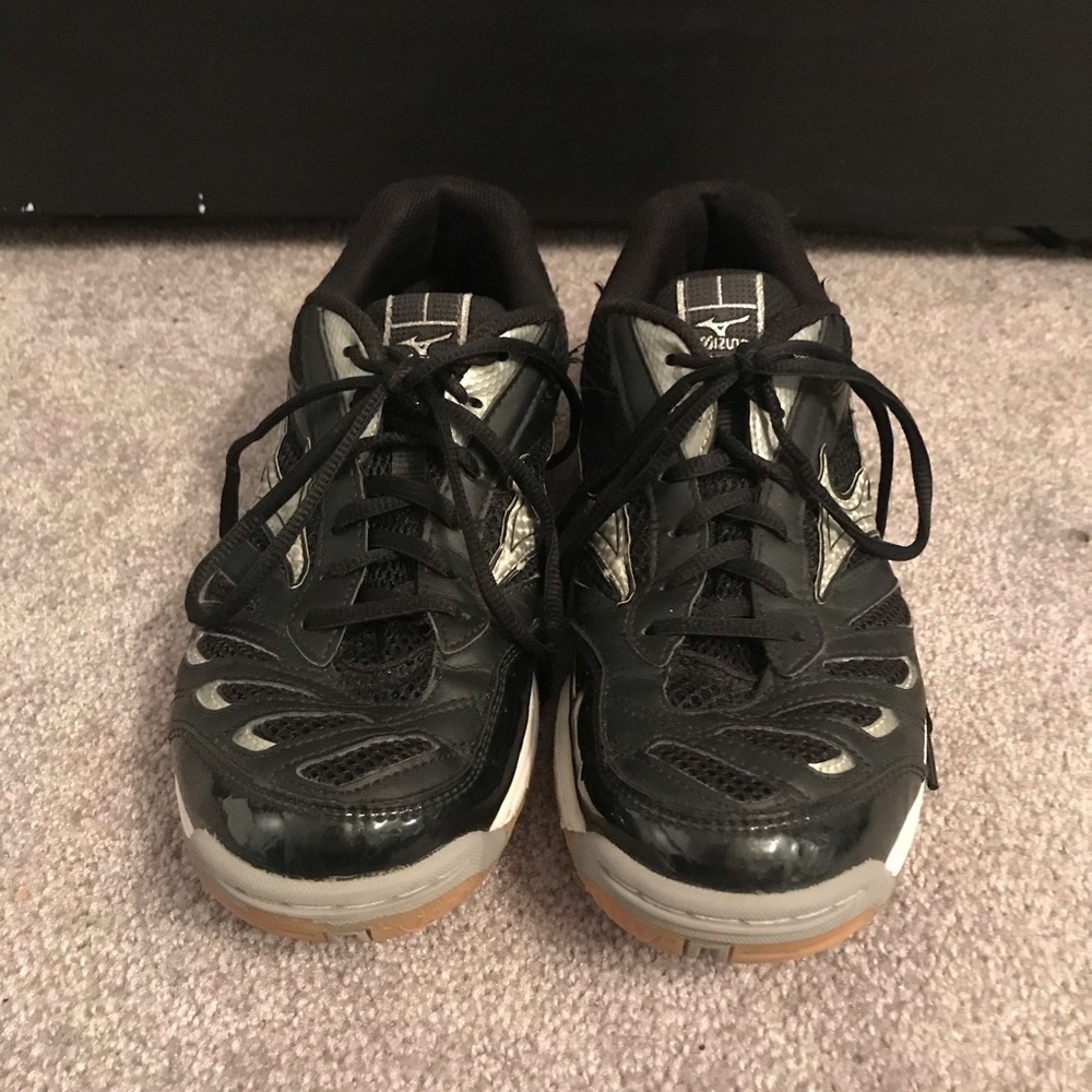 ✨Mizuno Volleyball Court Shoes✨ size 8.5
